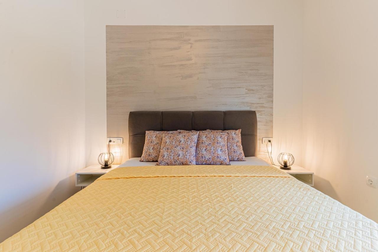 Apartments Ivanka Cres Bagian luar foto