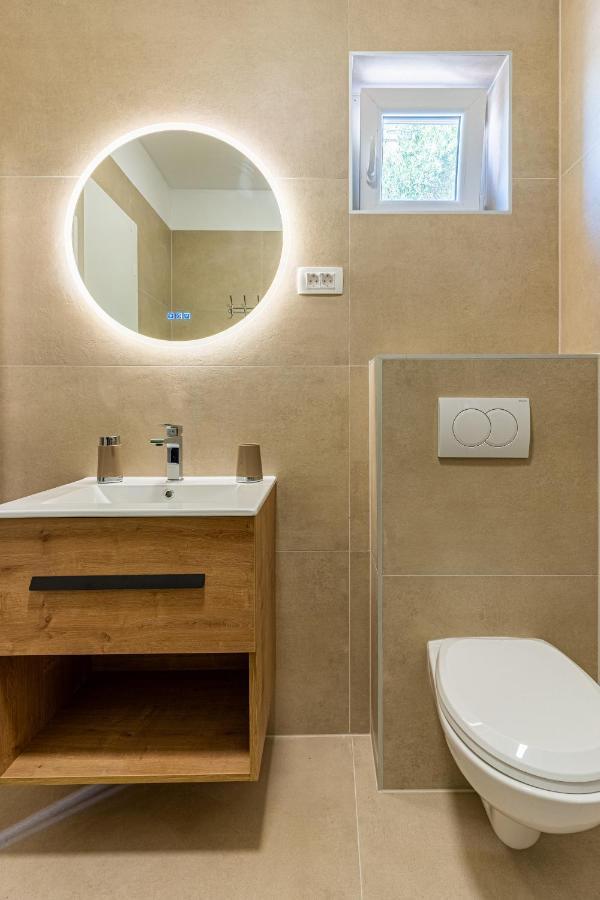 Apartments Ivanka Cres Bagian luar foto